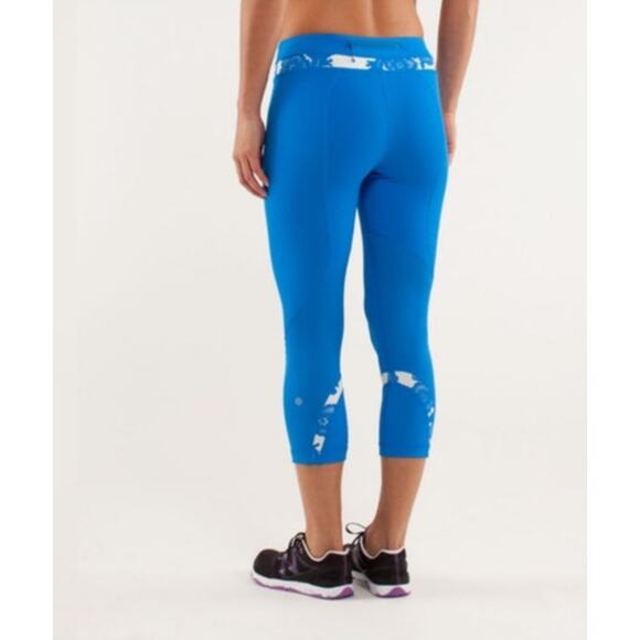 Lululemon Run Inspire Crop II Beaming Blue Laceoflage Polar Cream Size 6 - Picture 8 of 8